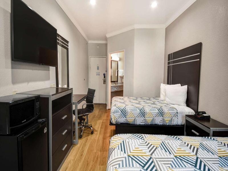 Motel 6 Humble TX Houston International Airport image