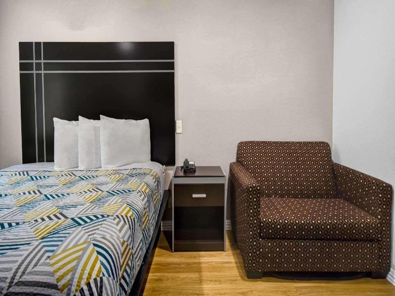Motel 6 Humble TX Houston International Airport image