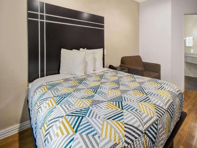 Motel 6 Humble TX Houston International Airport image