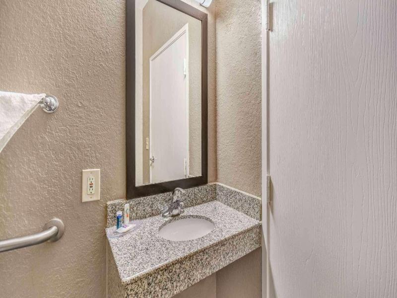 Motel 6 Humble TX Houston International Airport image