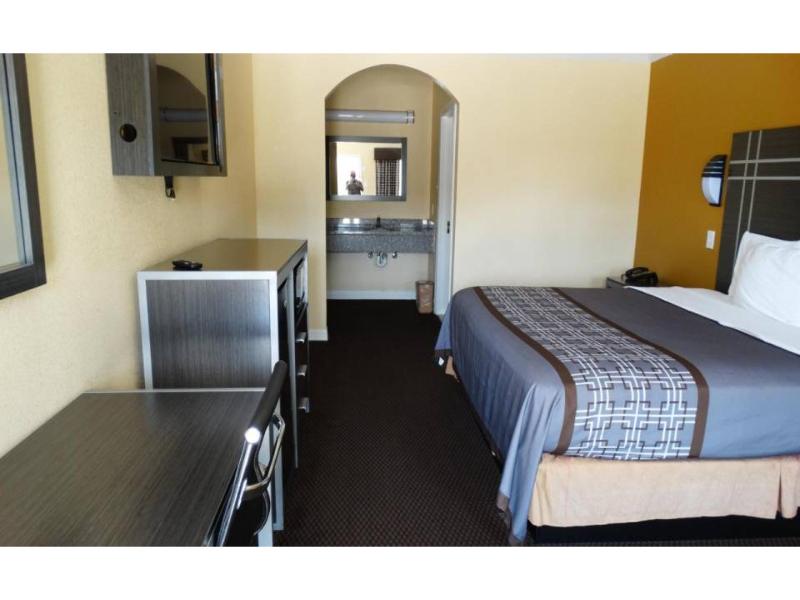 Motel 6 Houston, TX - Willowbrook Mall image