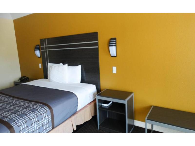Motel 6 Houston, TX - Willowbrook Mall image