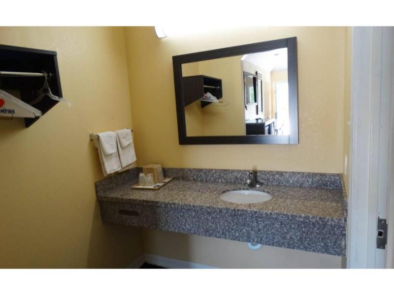 Motel 6 Houston, TX - Willowbrook Mall image