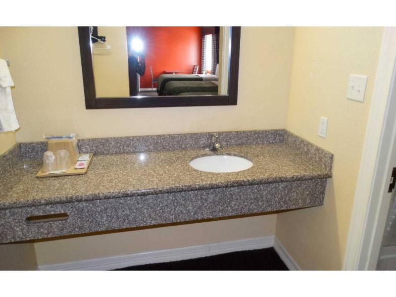 Motel 6 Houston, TX - Willowbrook Mall image