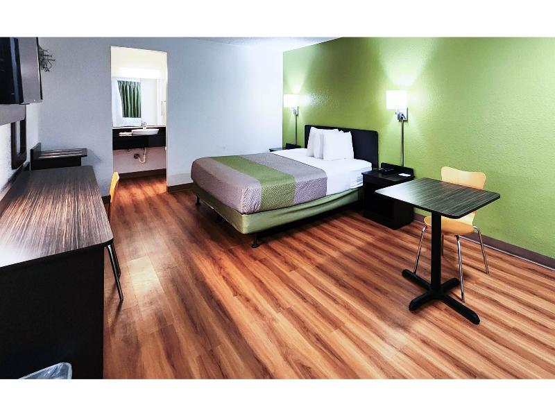 Motel 6 Baytown, TX - Baytown East image