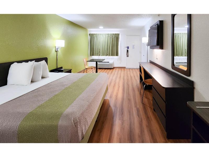 Motel 6 Baytown, TX - Baytown East image