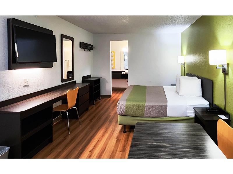 Motel 6 Baytown, TX - Baytown East image