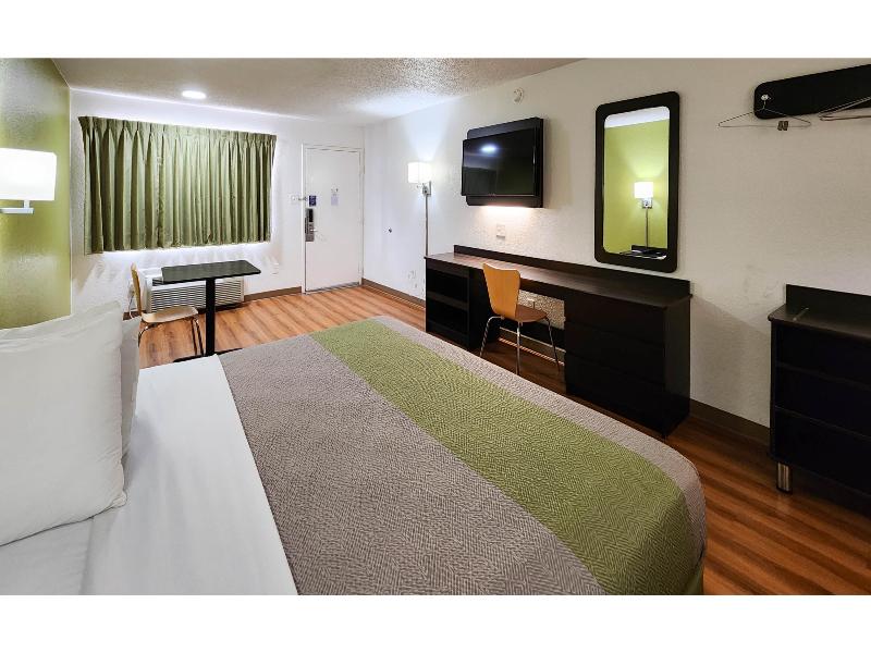 Motel 6 Baytown, TX - Baytown East image