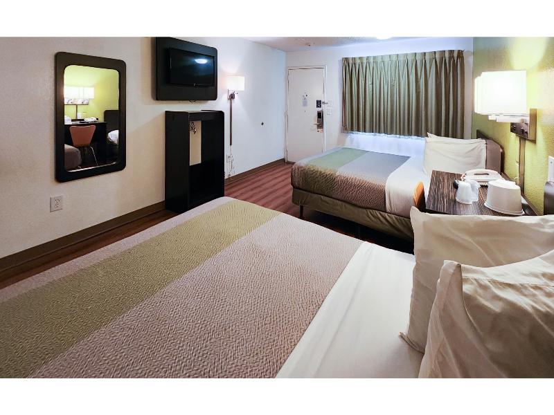 Motel 6 Baytown, TX - Baytown East image