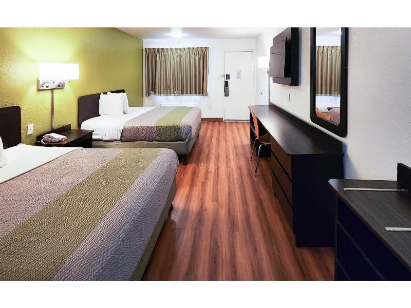 Motel 6 Baytown, TX - Baytown East image