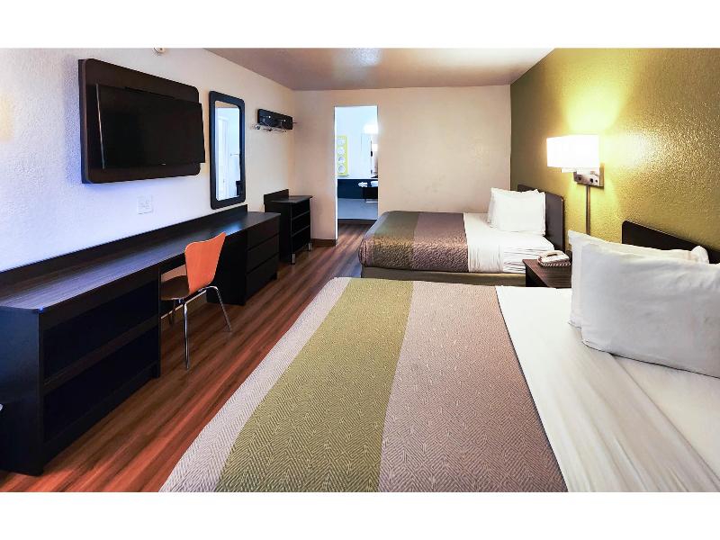 Motel 6 Baytown, TX - Baytown East image