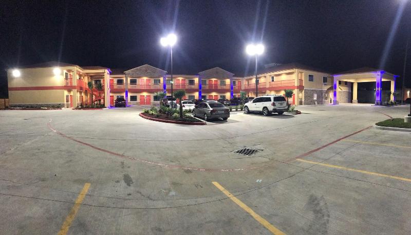 Scottish Inn & Suites - IAH Airport image