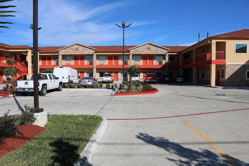 Scottish Inn & Suites - IAH Airport image