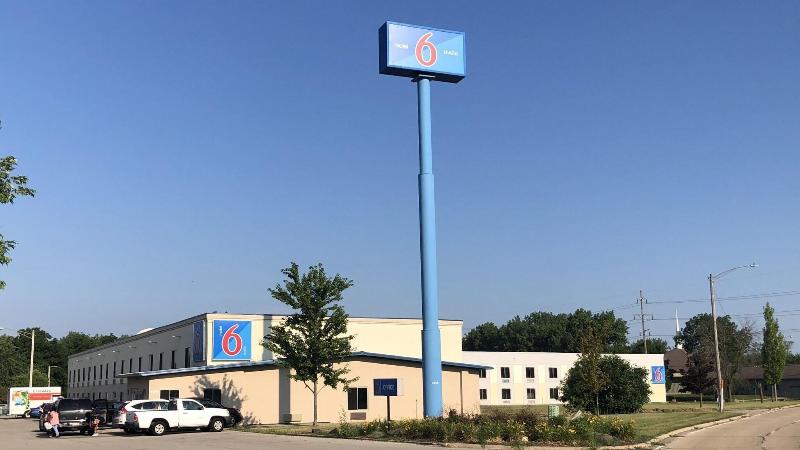 Motel 6 Peoria, IL image