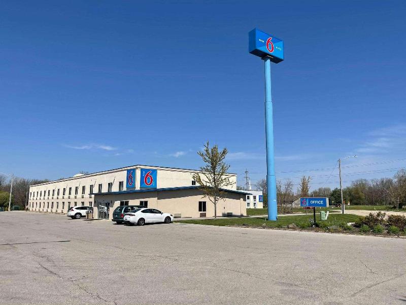 Motel 6 Peoria, IL image