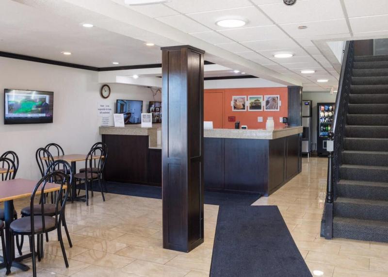 Motel 6 Peoria, IL image