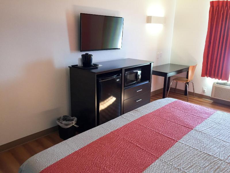 Motel 6 Peoria, IL image