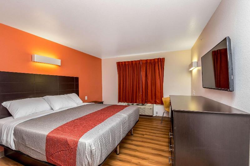 Motel 6 Peoria, IL image