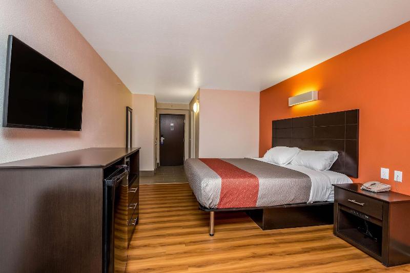 Motel 6 Peoria, IL image