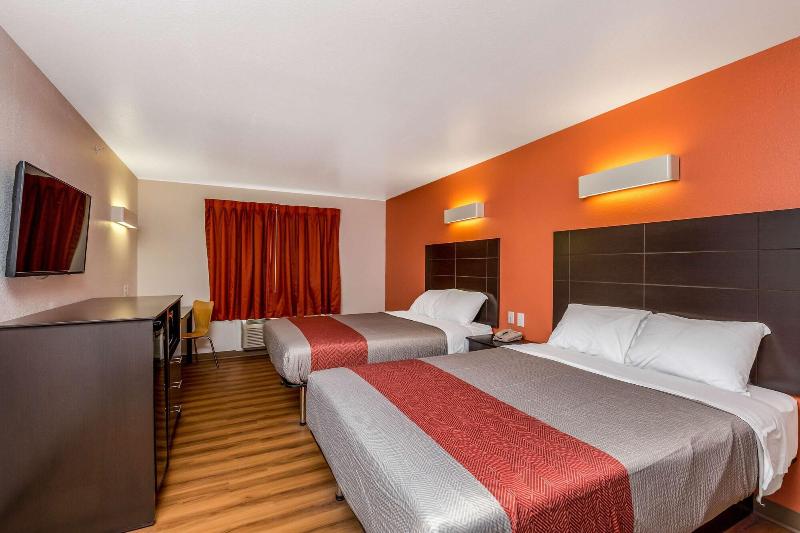 Motel 6 Peoria, IL image