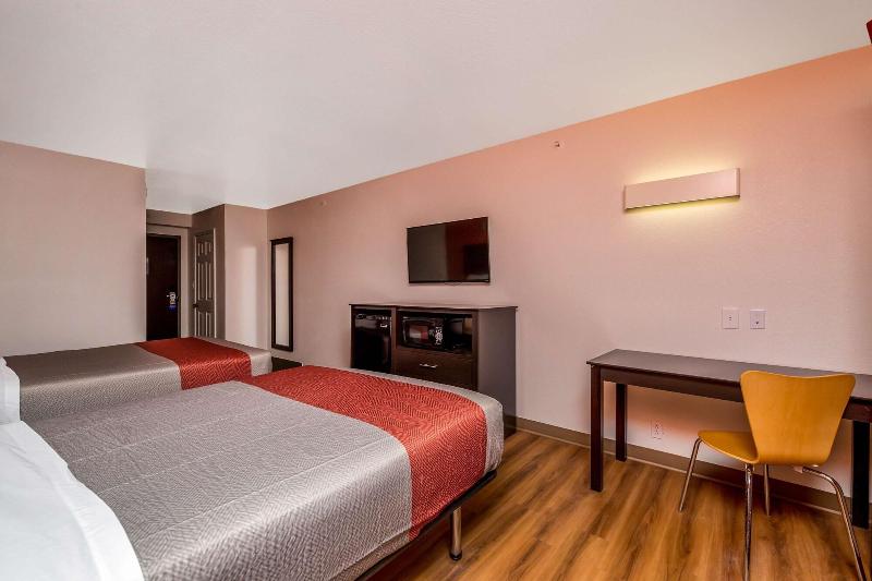 Motel 6 Peoria, IL image