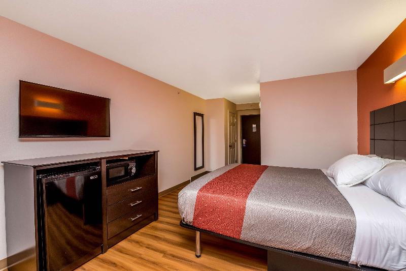 Motel 6 Peoria, IL image