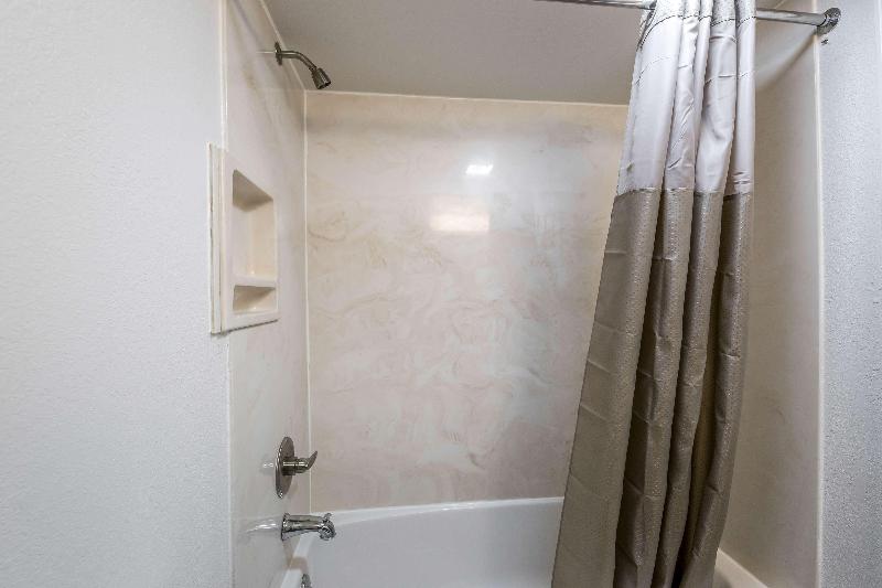 Motel 6 Peoria, IL image