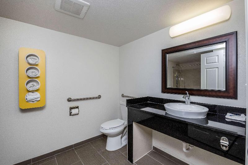 Motel 6 Peoria, IL image