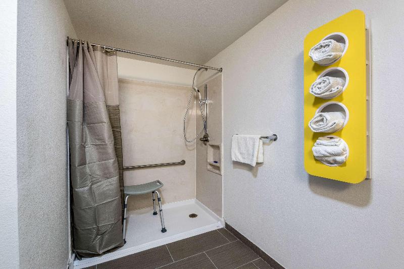 Motel 6 Peoria, IL image