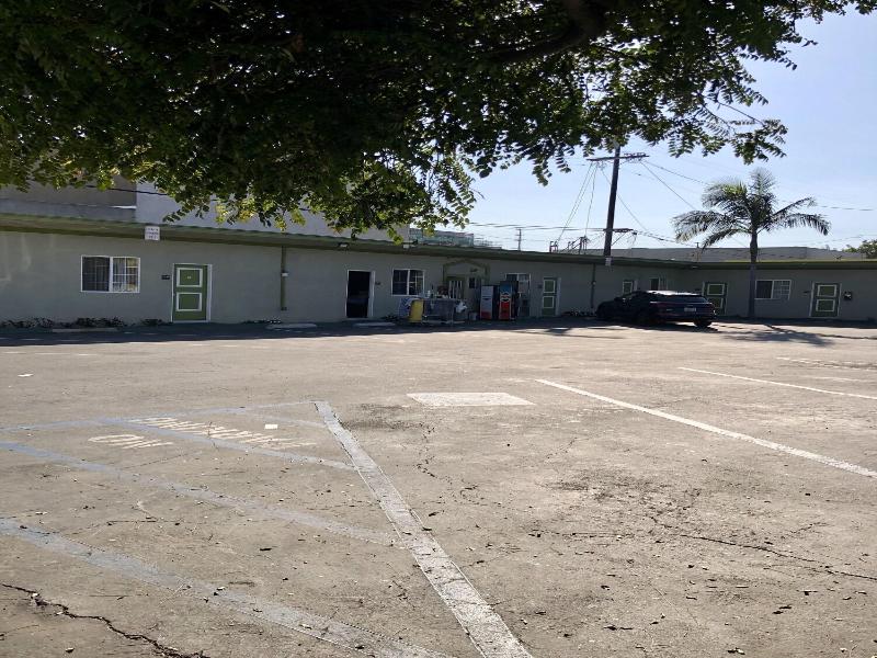Encore Motel image