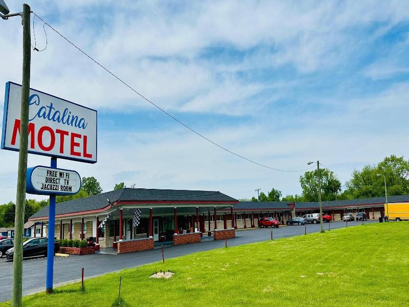 Catalina Airport Motel image