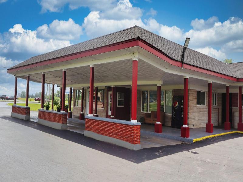 Catalina Airport Motel image