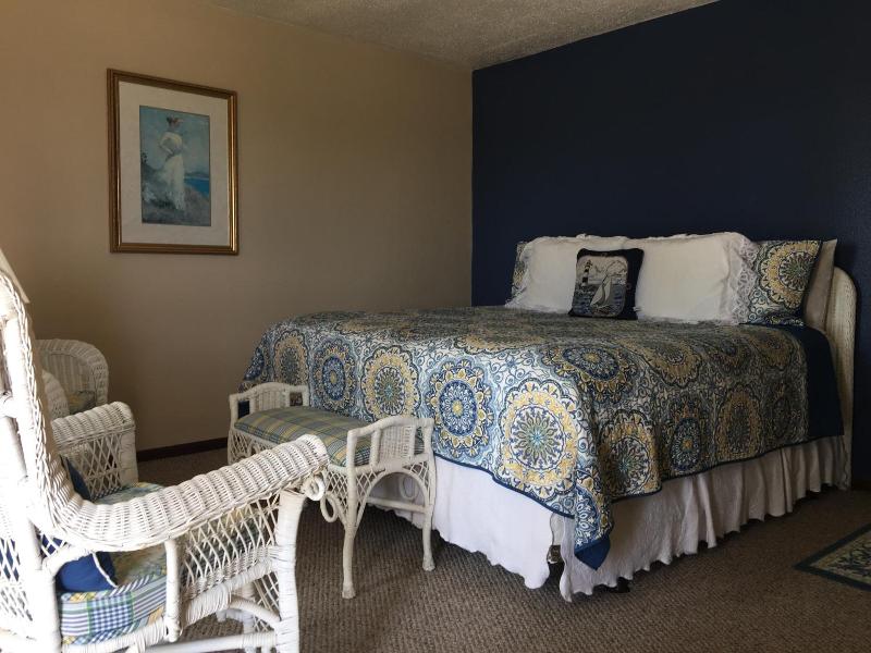 Crest Country Inn image