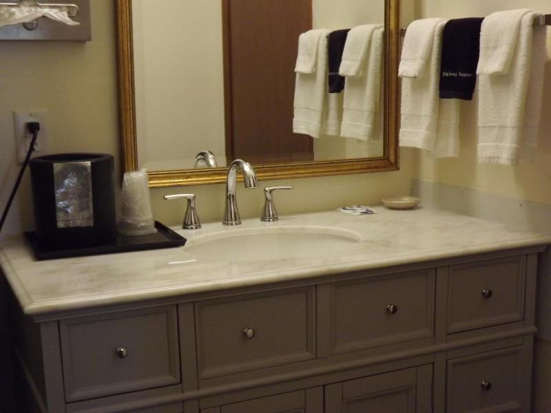 Crest Country Inn image
