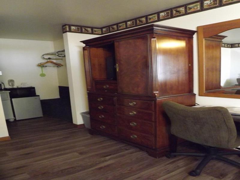 Crest Country Inn image