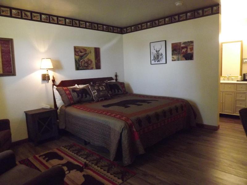 Crest Country Inn image