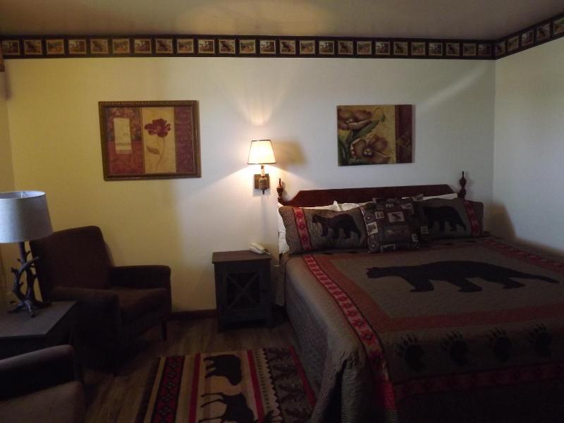 Crest Country Inn image