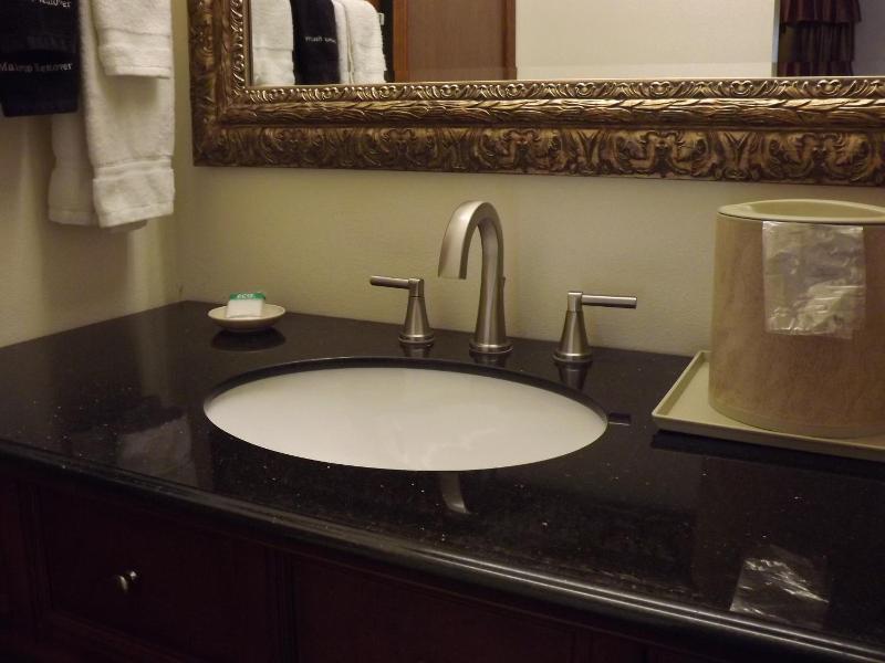 Crest Country Inn image