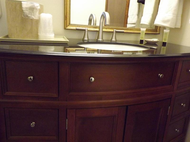 Crest Country Inn image