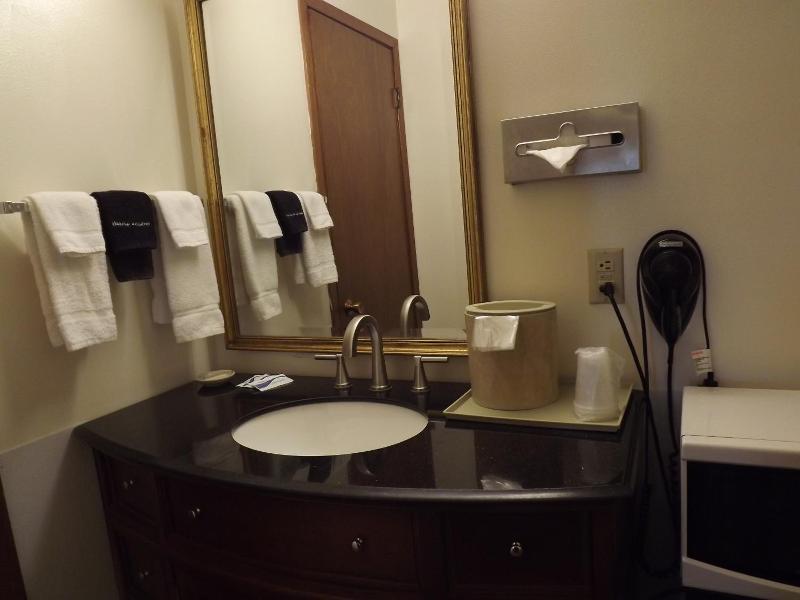 Crest Country Inn image