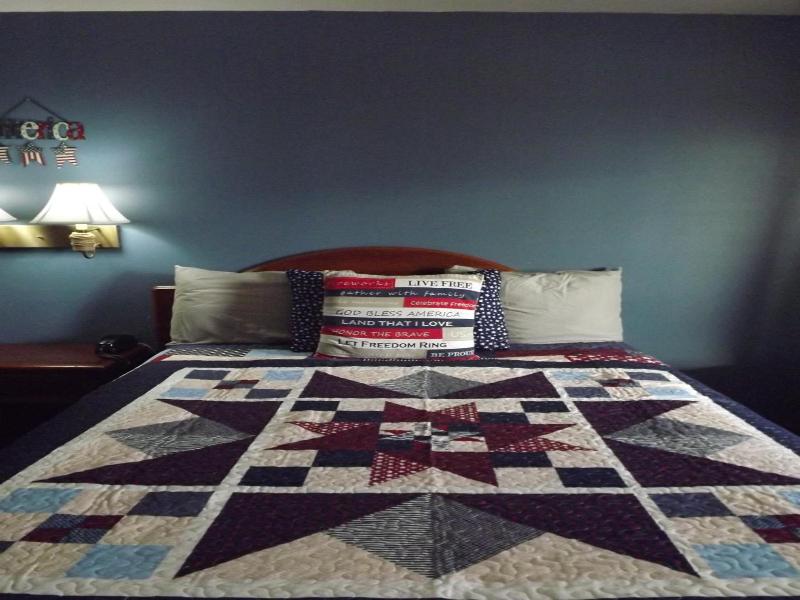 Crest Country Inn image