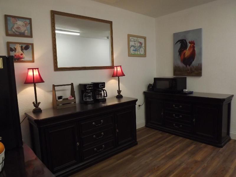 Crest Country Inn image