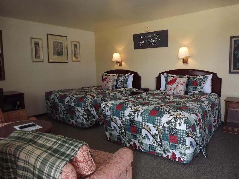Crest Country Inn image