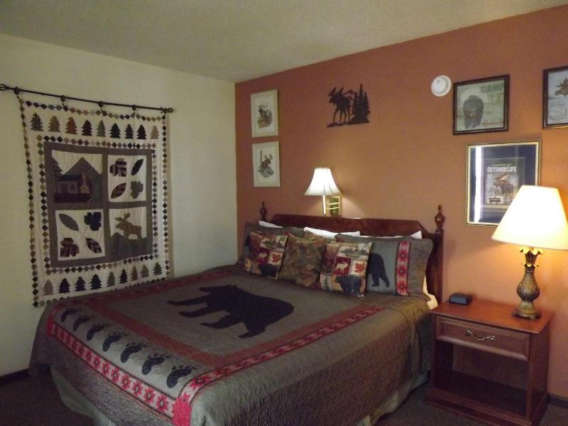 Crest Country Inn image