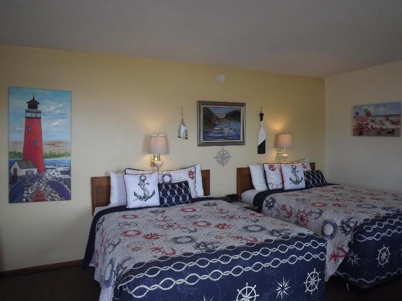 Crest Country Inn image