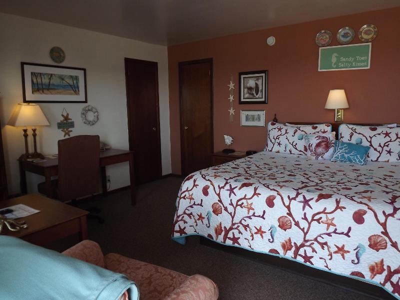 Crest Country Inn image