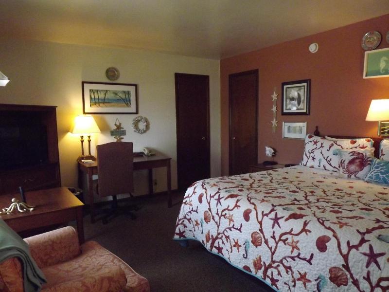 Crest Country Inn image