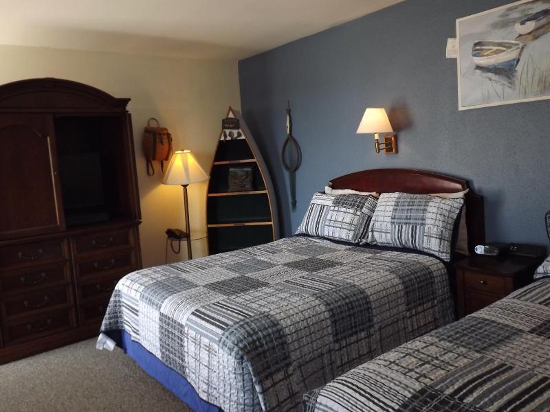 Crest Country Inn image