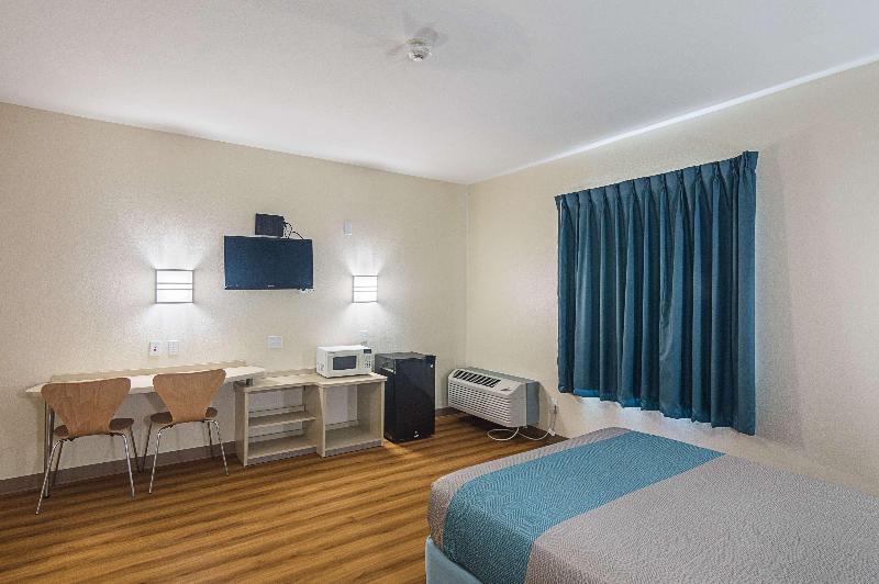 Motel 6 Norman, OK image