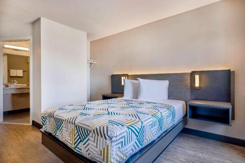 Motel 6 Norman, OK image